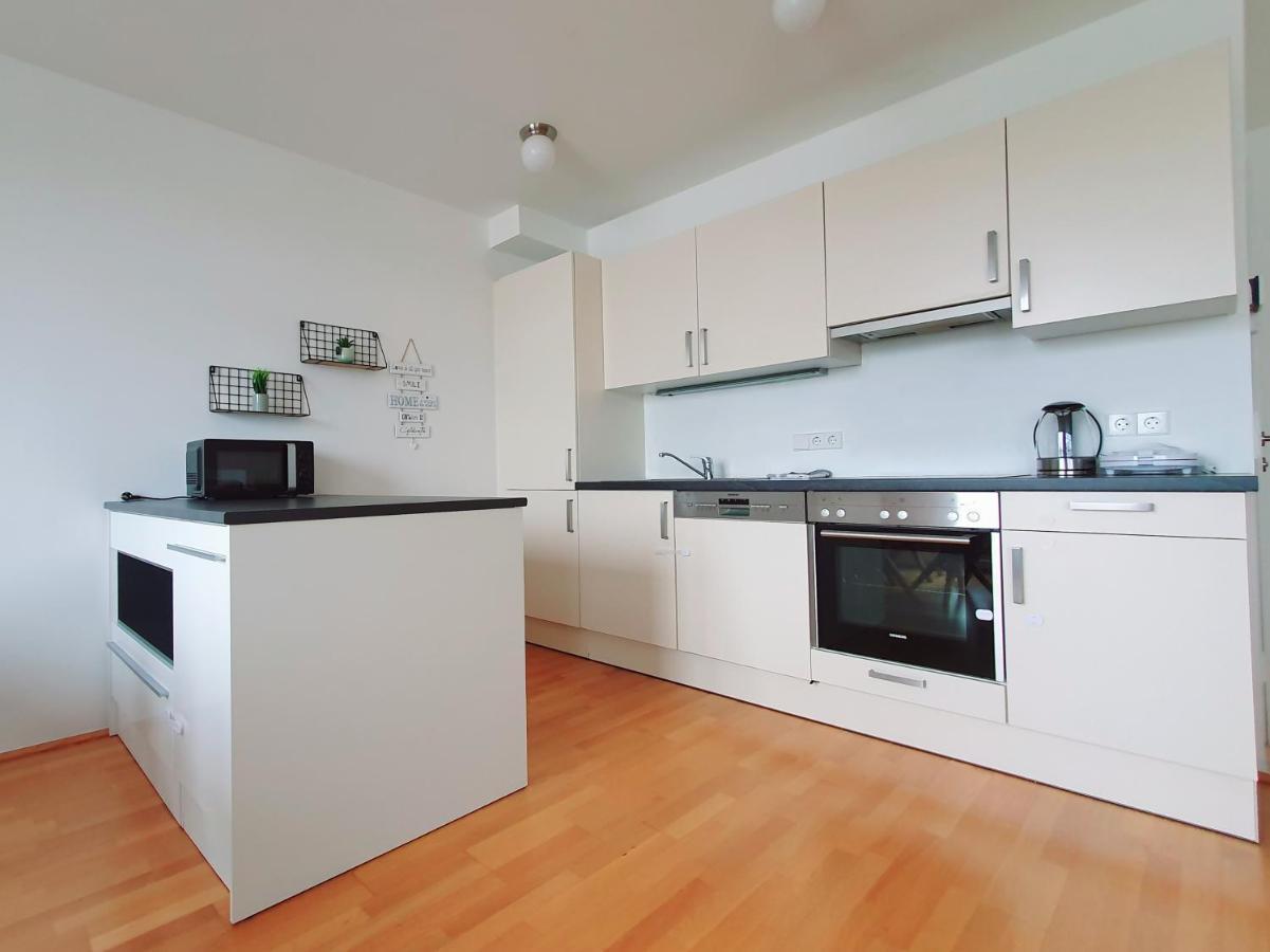Near Lake Two Bedroom Duplex Apartment Bécs Kültér fotó