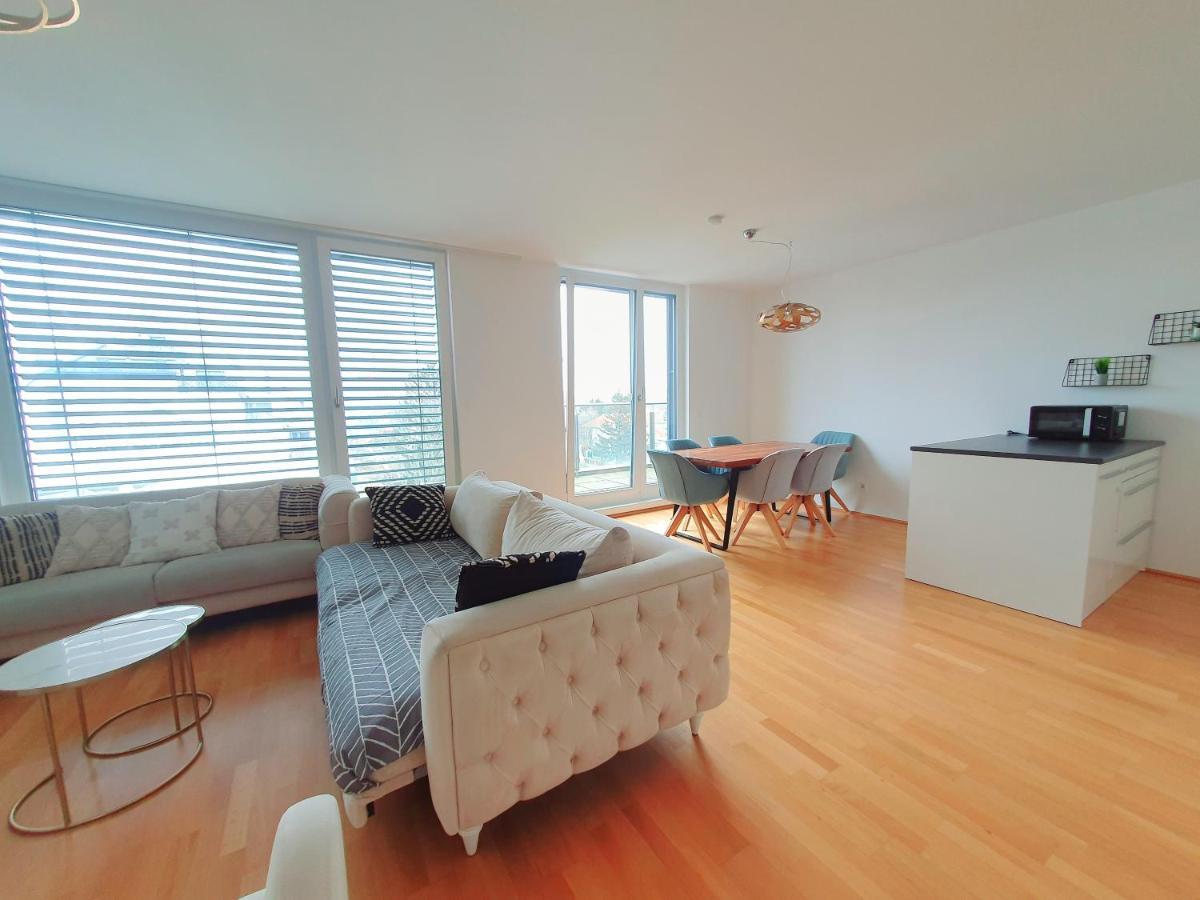 Near Lake Two Bedroom Duplex Apartment Bécs Kültér fotó